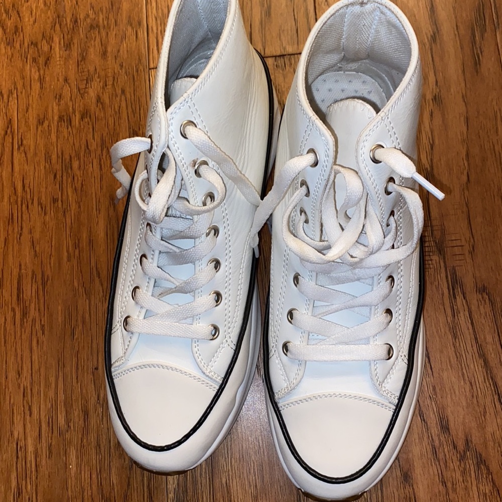 Woman’s high top sneaker